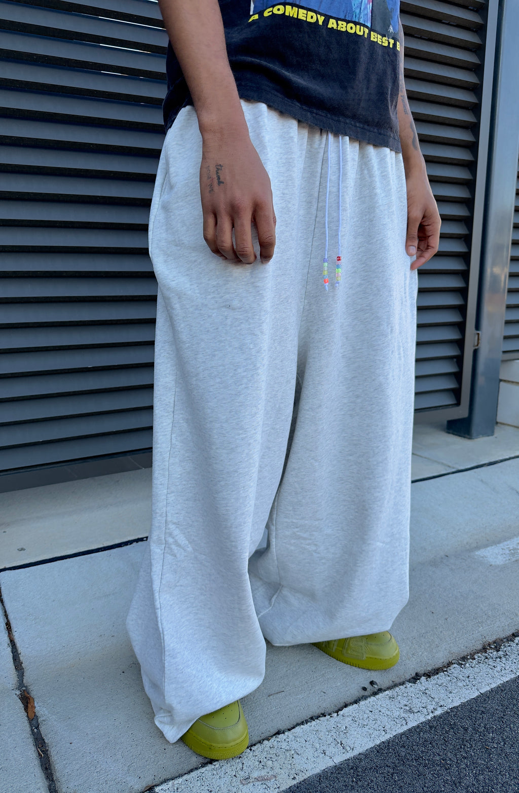 BEADED BAGGY SWEATS