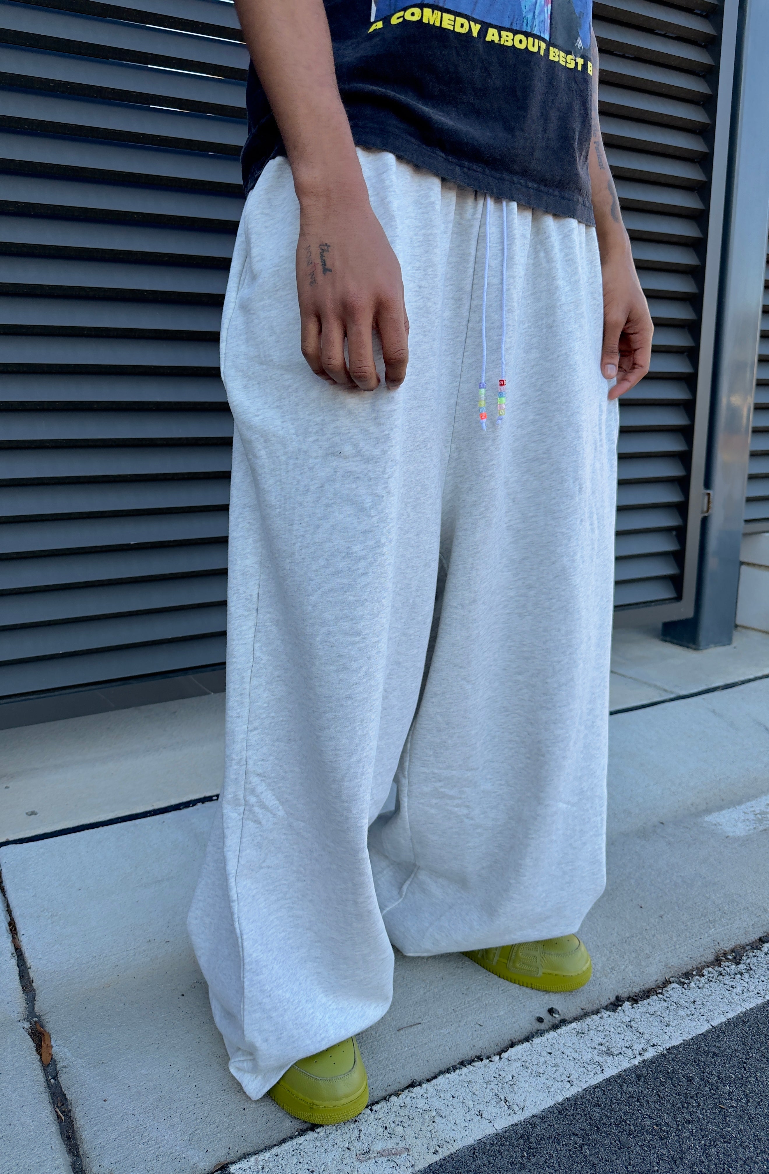 BEADED BAGGY SWEATS